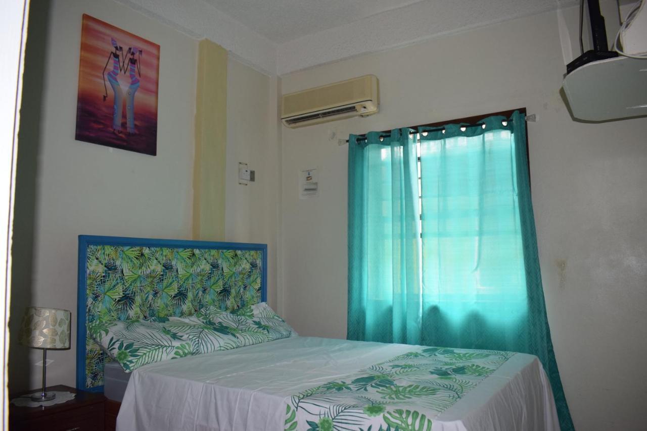 Tropical Breeze Vacation Home And Apartments Gros Islet Eksteriør billede