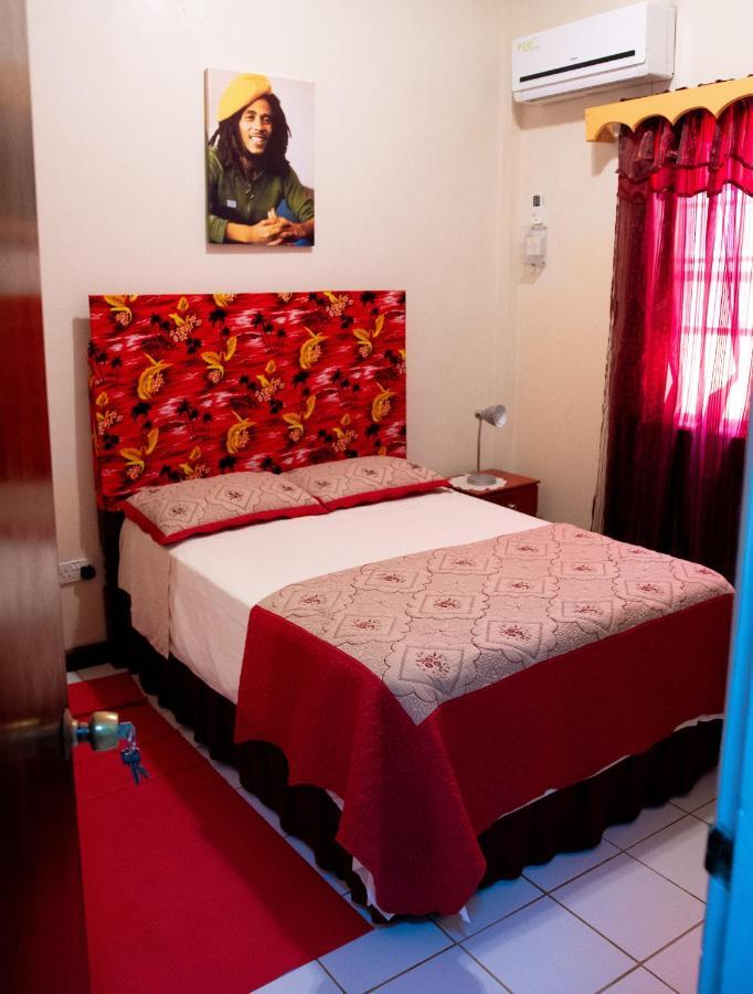 Tropical Breeze Vacation Home And Apartments Gros Islet Eksteriør billede