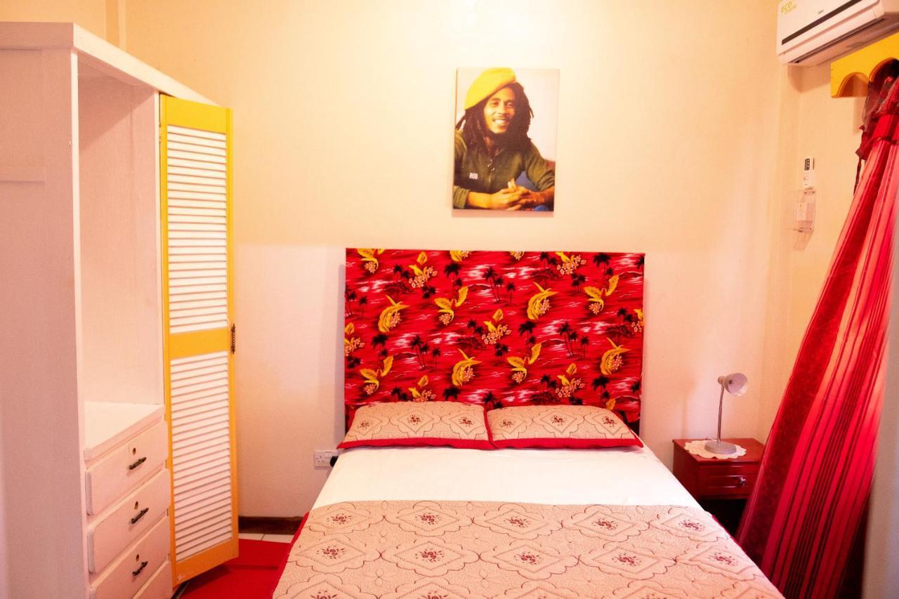 Tropical Breeze Vacation Home And Apartments Gros Islet Eksteriør billede