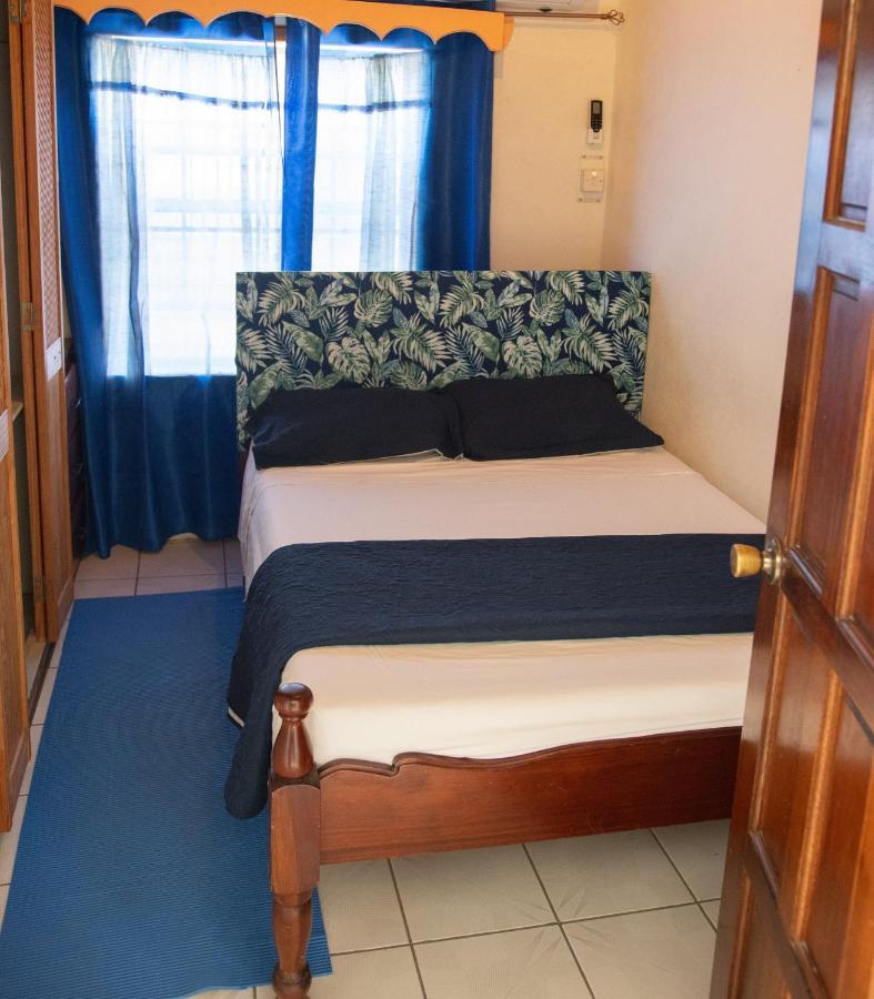 Tropical Breeze Vacation Home And Apartments Gros Islet Eksteriør billede