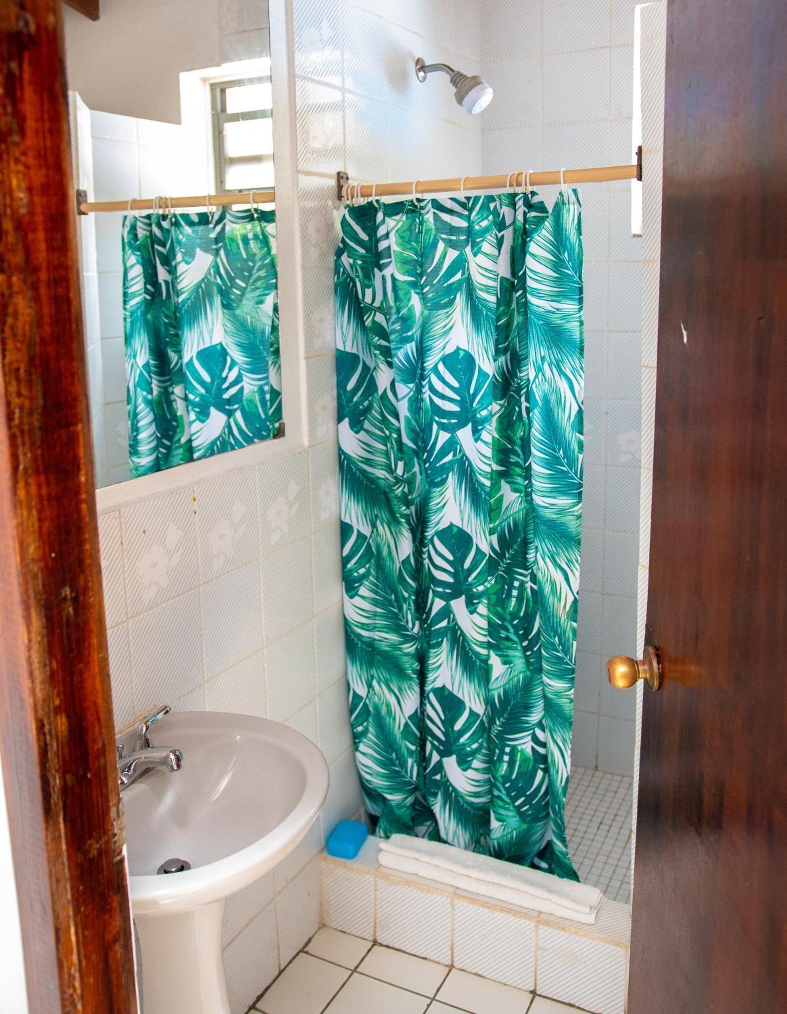 Tropical Breeze Vacation Home And Apartments Gros Islet Eksteriør billede