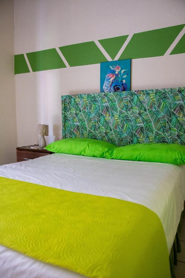 Tropical Breeze Vacation Home And Apartments Gros Islet Eksteriør billede