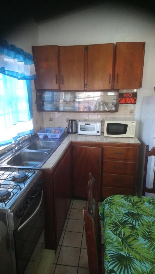 Tropical Breeze Vacation Home And Apartments Gros Islet Eksteriør billede